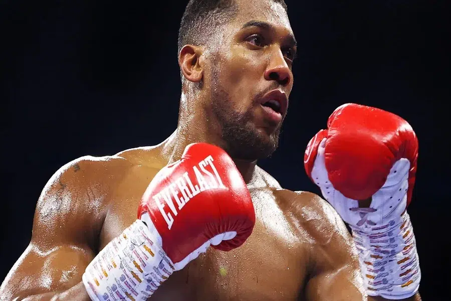 richest boxer in the world
