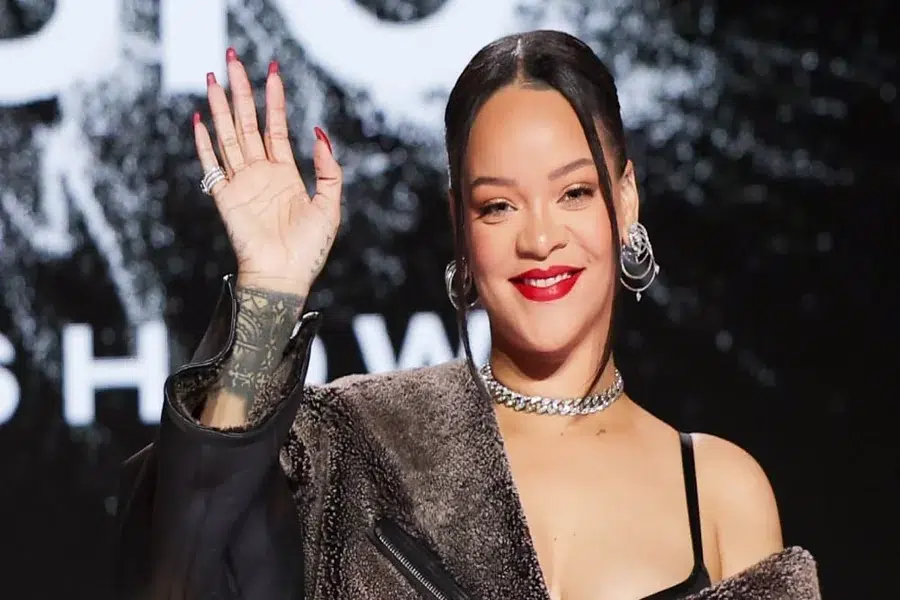 Rihanna Height